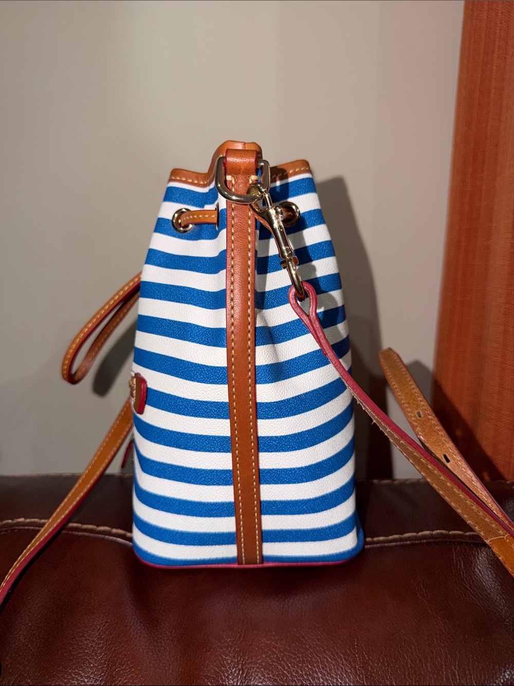 ‼️Dooney & Bourke Blue Striped Bucket Bag Crossbody Bag - Picture 3 of 12